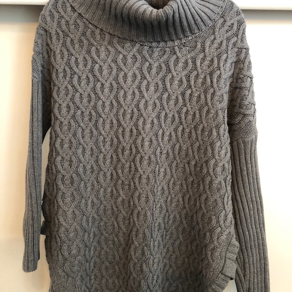 Between Me & You Gray Sweater - Picture 4 of 4